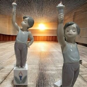 Vintage Authentic Lladro Olympian Holding Flame Glazed Ceramic Figurine